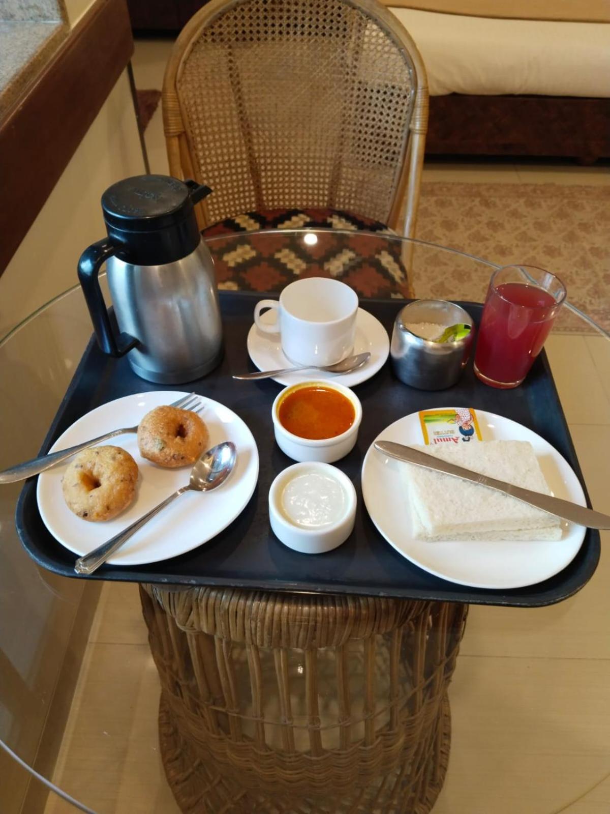Accord Hotel Bombay Esterno foto