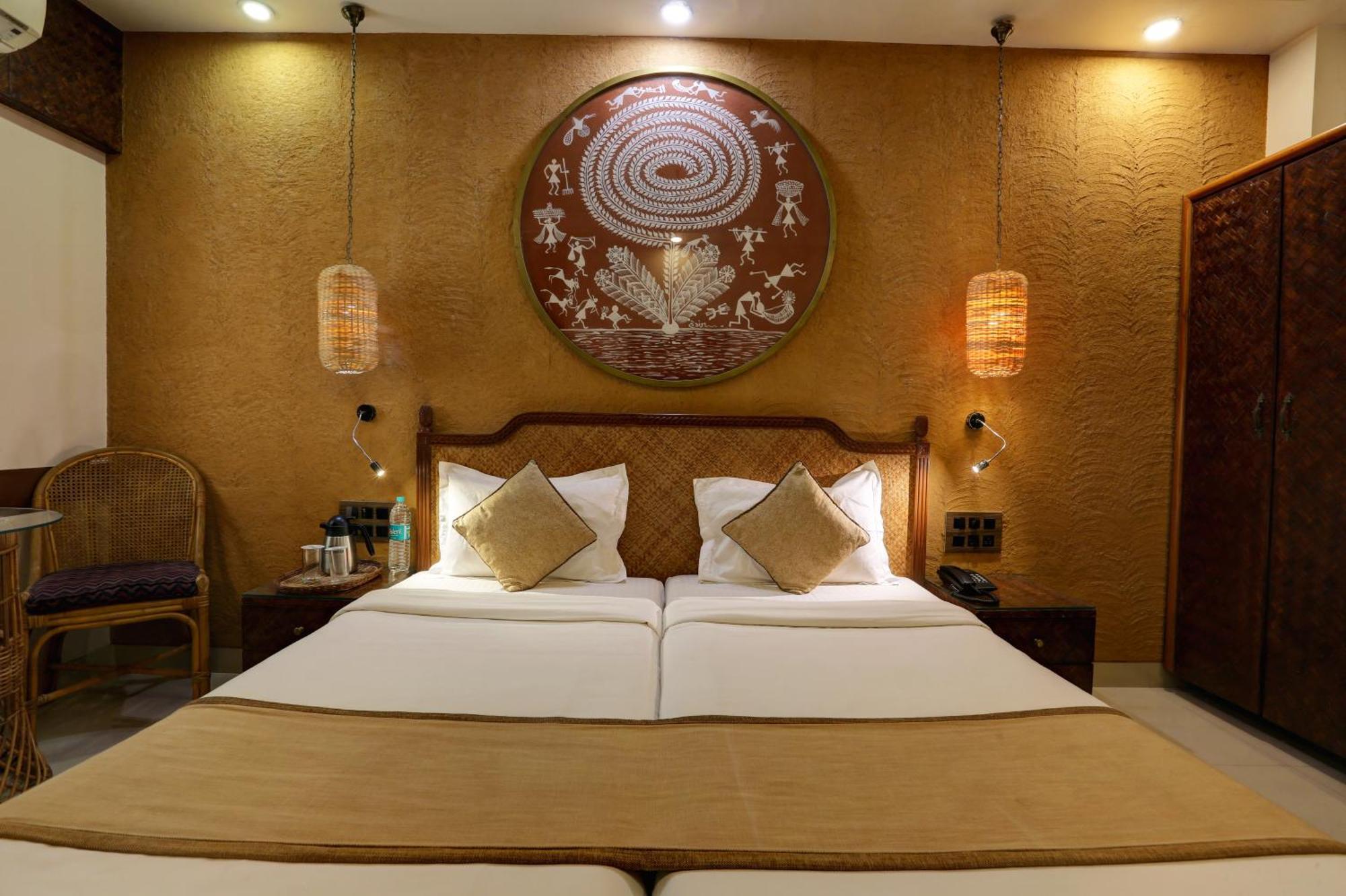 Accord Hotel Bombay Esterno foto