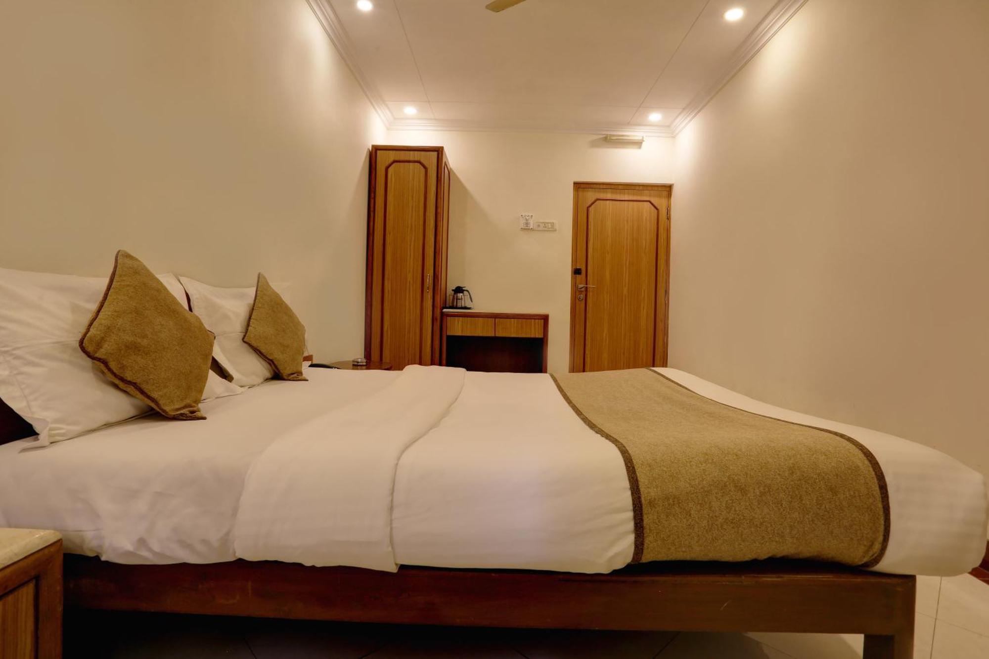 Accord Hotel Bombay Esterno foto