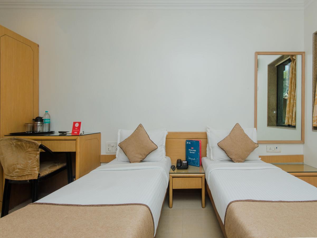 Accord Hotel Bombay Esterno foto
