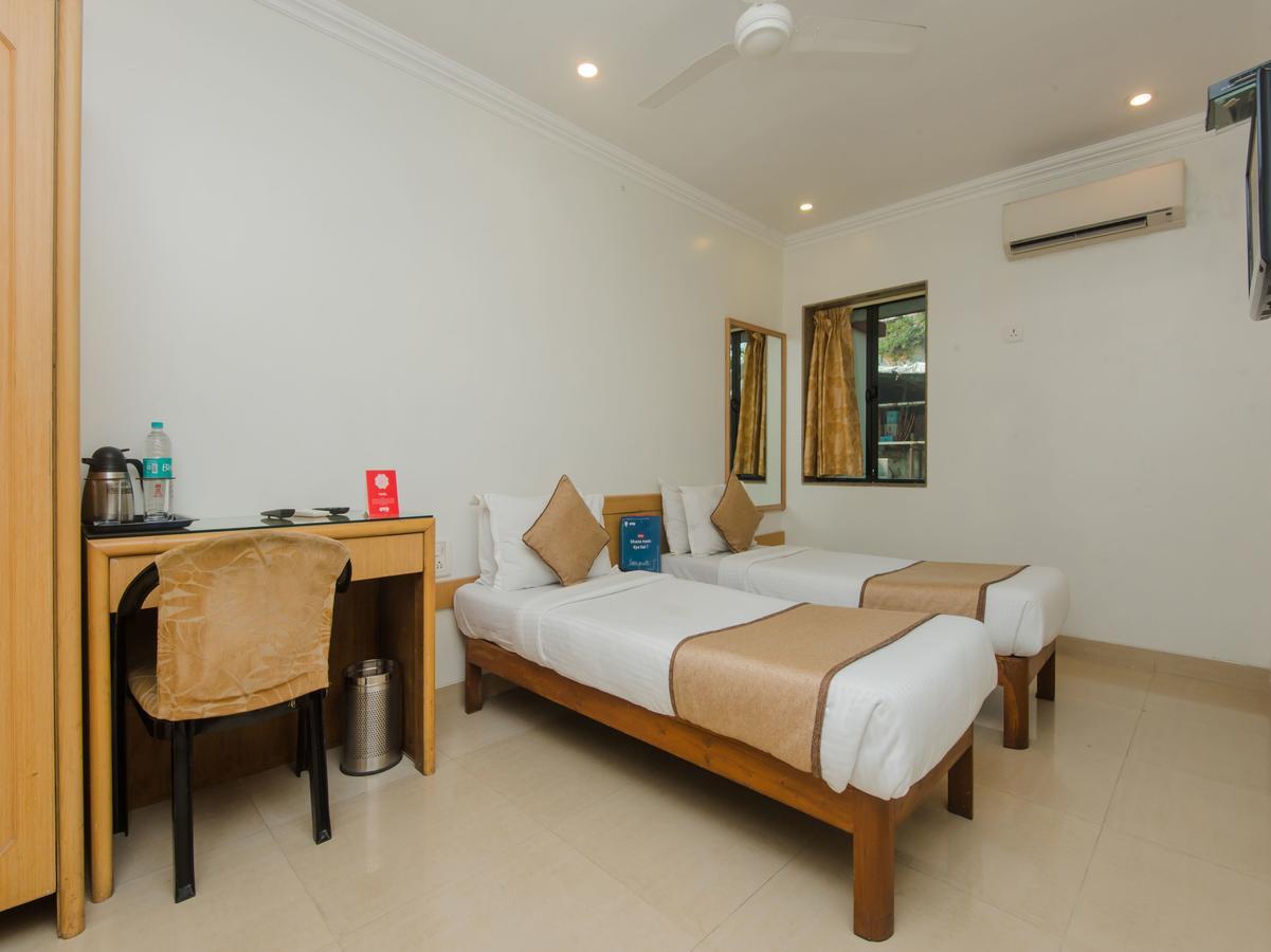 Accord Hotel Bombay Esterno foto