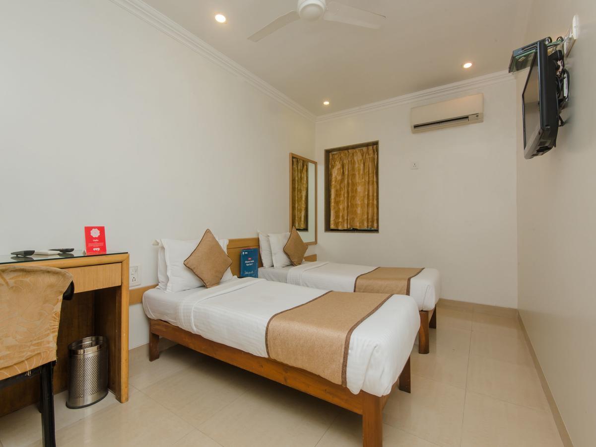 Accord Hotel Bombay Esterno foto