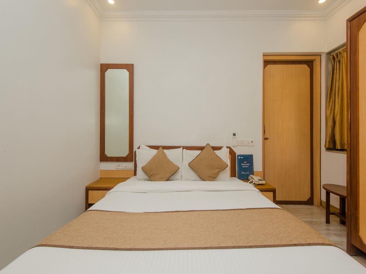 Accord Hotel Bombay Esterno foto