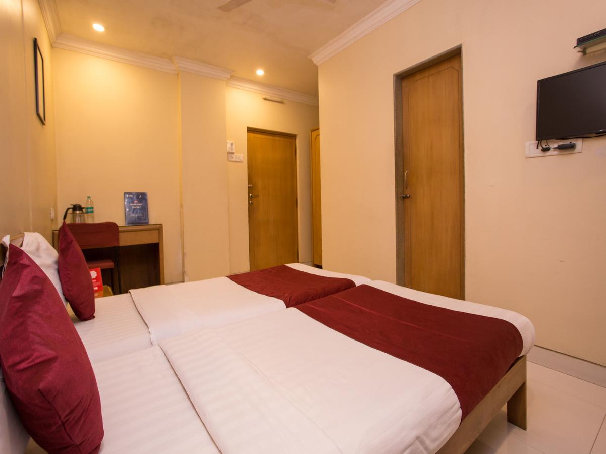 Accord Hotel Bombay Esterno foto