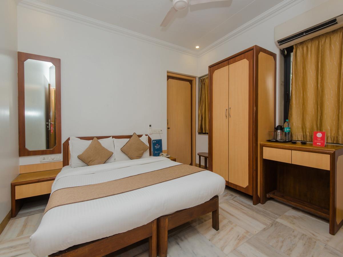 Accord Hotel Bombay Esterno foto